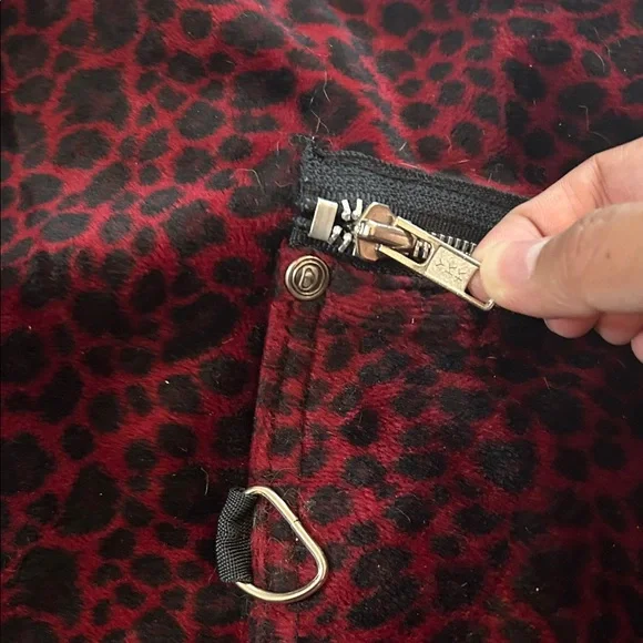 Dogpile Vintage Leopard Print Red Velvet Mini Skirt - Picture 4 of 7